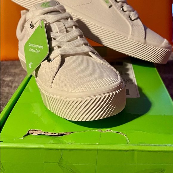 Cariuma OCA Sneakers Womens Size 8 Men’s 6.5  Off White Low Canvas Shoes . NIB - Picture 7 of 10